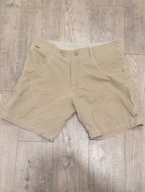 Kuhl Men's Khaki Utility Cargo Shorts